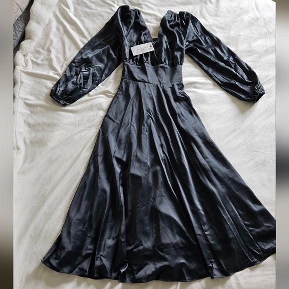 LICHI Flared long-sleeve midi dress | size XS - Picture 7 of 8